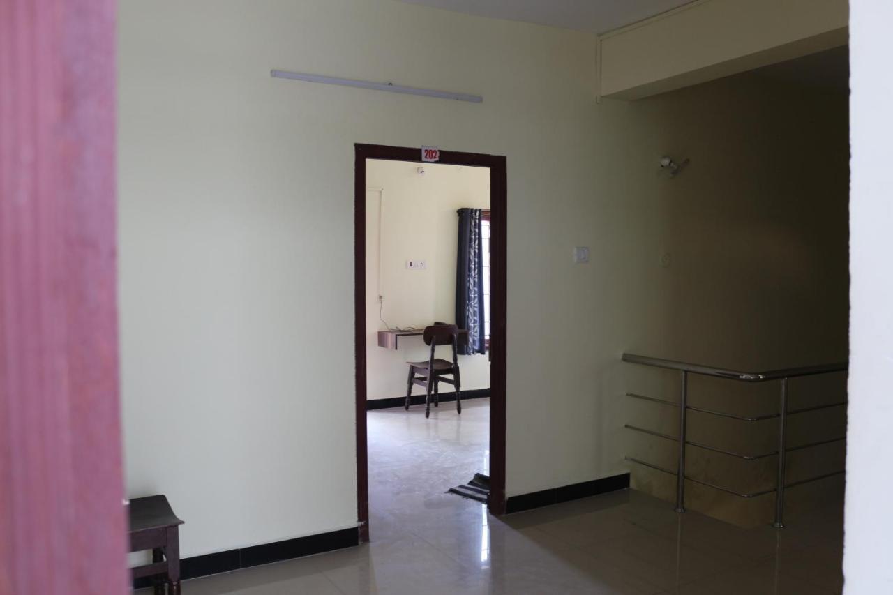 Shree Sairenu Near Maruthamalai And Bharathiyar Univ And On The Way To Near Isha Adiyogi Hotel Marudhamalai ภายนอก รูปภาพ